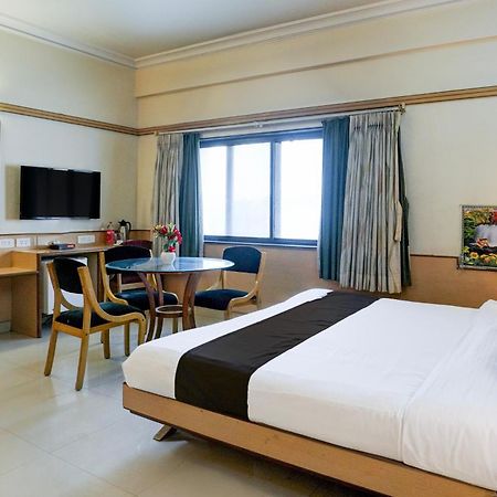 Super Collection O Limda Chowk Formerly Hotel Harmony 拉杰果德 外观 照片