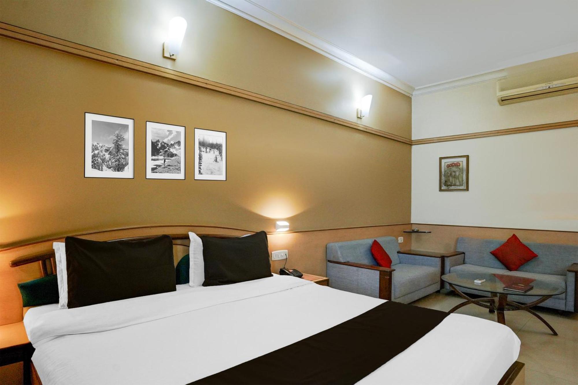 Super Collection O Limda Chowk Formerly Hotel Harmony 拉杰果德 外观 照片