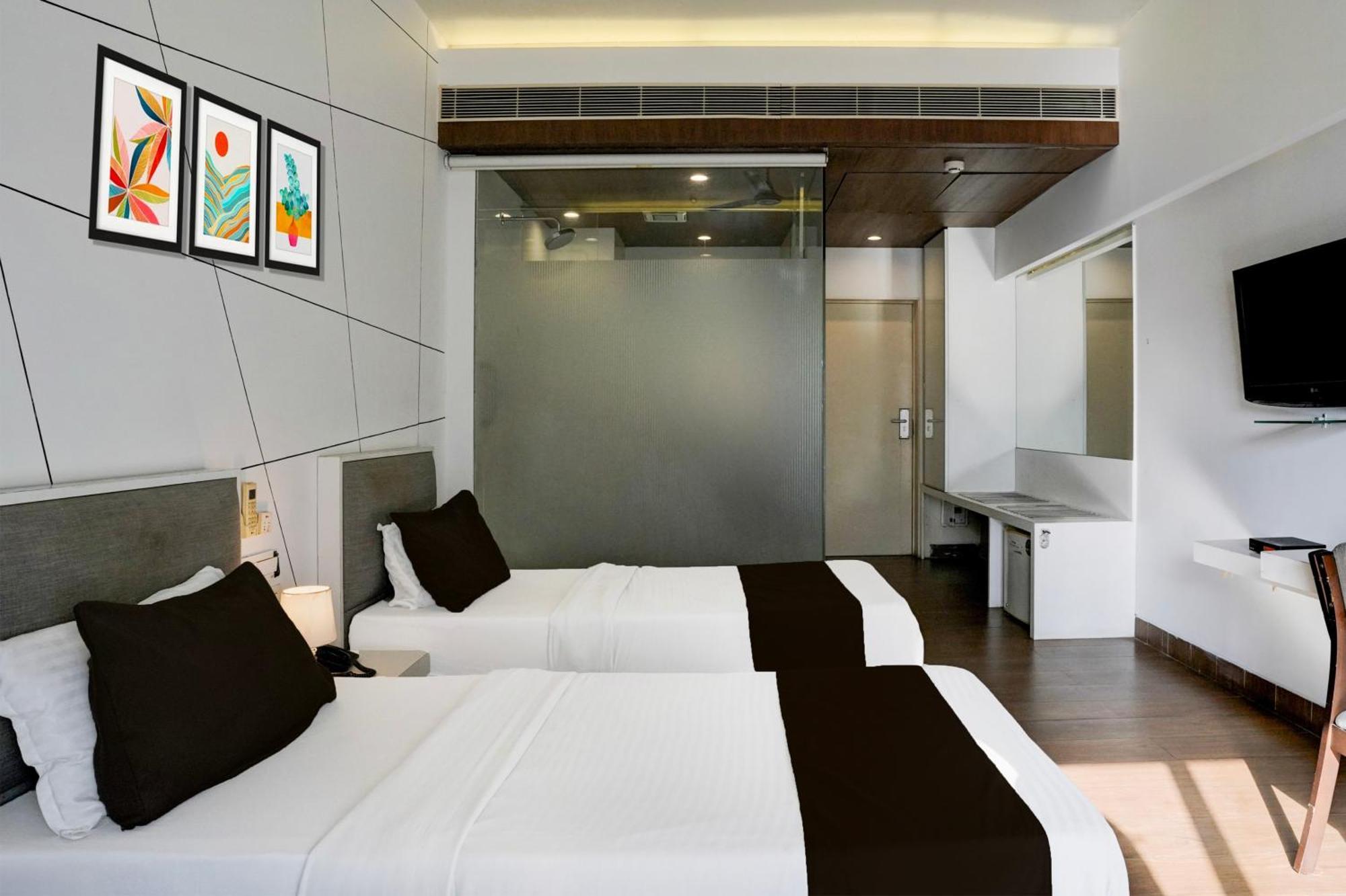 Super Collection O Limda Chowk Formerly Hotel Harmony 拉杰果德 外观 照片