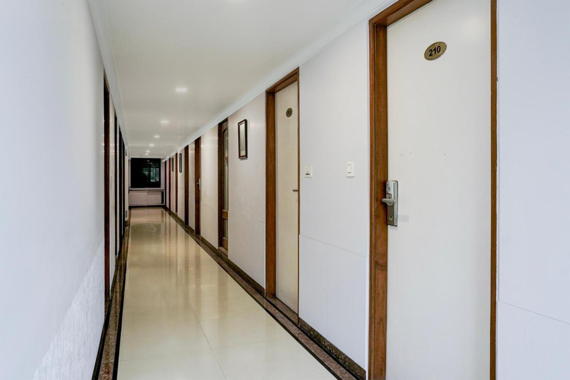 Super Collection O Limda Chowk Formerly Hotel Harmony 拉杰果德 外观 照片