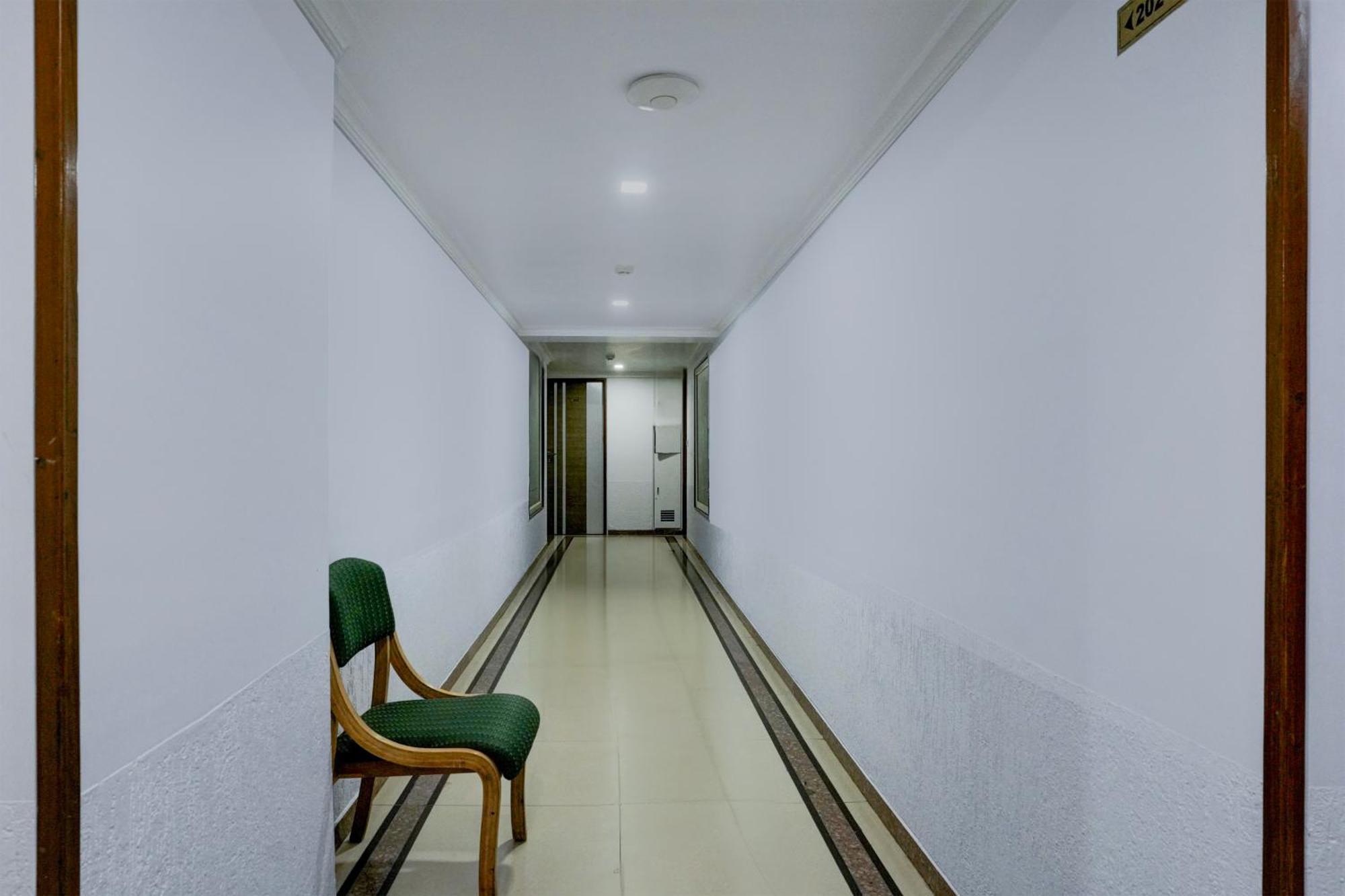 Super Collection O Limda Chowk Formerly Hotel Harmony 拉杰果德 外观 照片